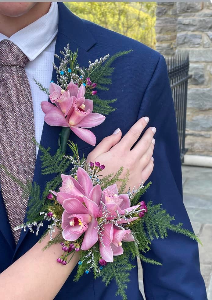 Wrist Corsage Blue Ridge Peach Designs Wrist Corsage Blue Ridge Peach Designs